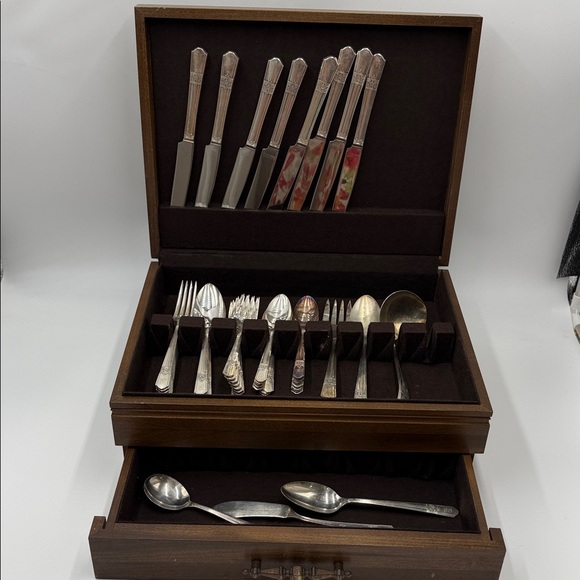 Vintage Simeon L & George H. Rogers Co Silver Plated 1930's Flatware Set 54 Pcs